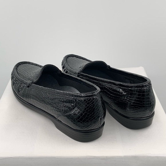 NWT NIB SAS Women’s Simplify Slip On Black Croc Leather Loafer Shoes - Picture 6 of 11